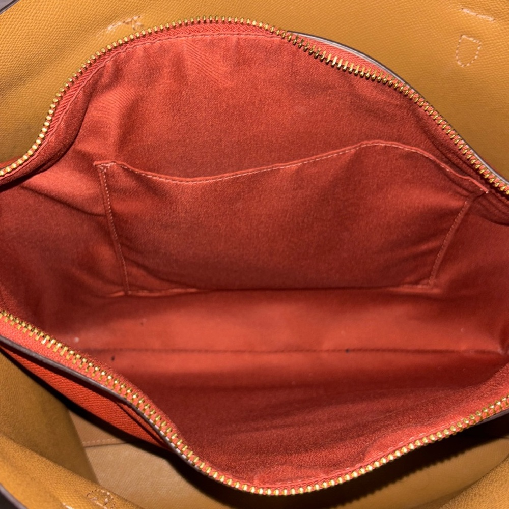 Coach | cream color tote ( purse) - Picture 9 of 10